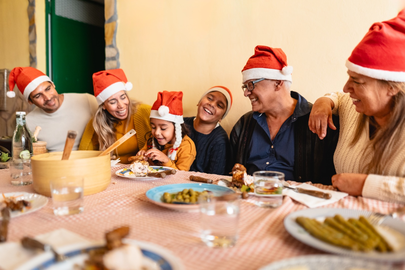 cena navideña en familia en colombia